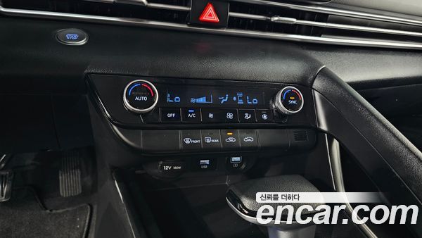 Hyundai Elantra 2023, фото 31