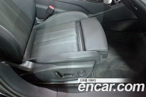 Audi A6 e-Tron 2025, фото 16