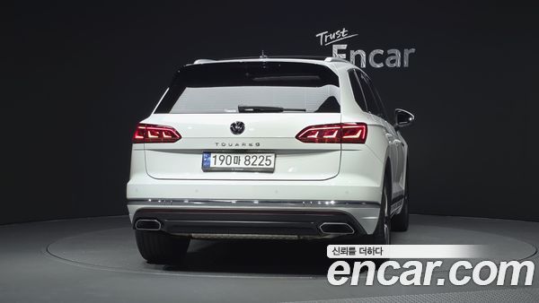 Volkswagen Touareg 2023, фото 4