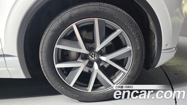 Volkswagen Touareg 2023, фото 7