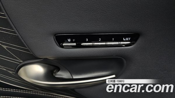 Lexus LS 2022, фото 28
