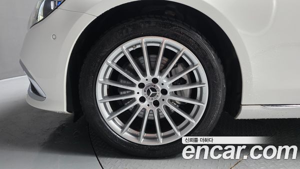 Mercedes-Benz E-Class 2022, фото 5