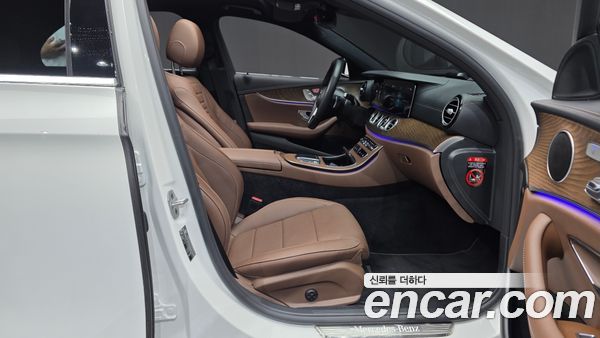 Mercedes-Benz E-Class 2022, фото 16