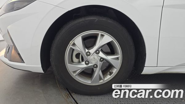 Hyundai Elantra 2022, фото 5