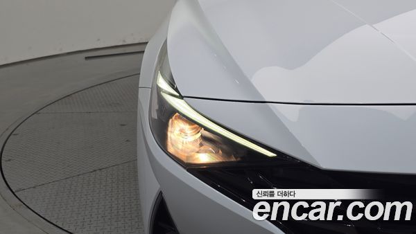 Hyundai Elantra 2022, фото 8