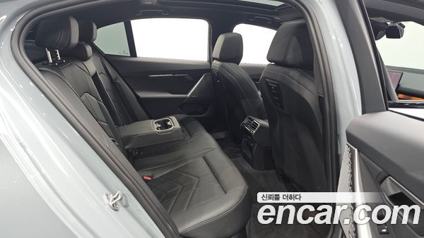 BMW 5 Series 2025, фото 16