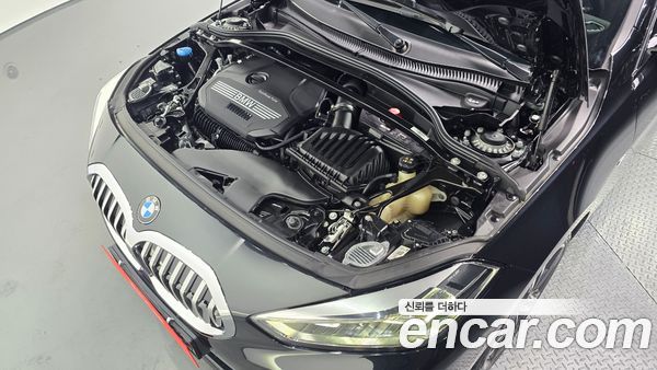 BMW 1 Series 2024, фото 5