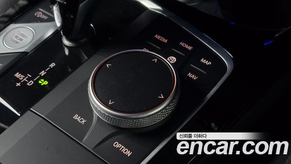 BMW 1 Series 2024, фото 29