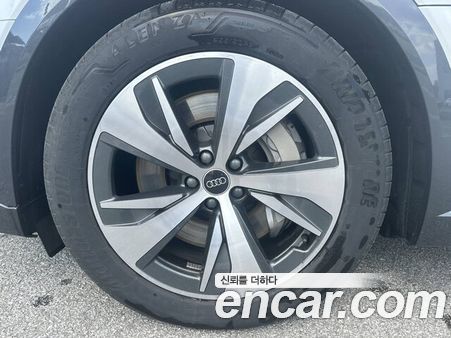 Audi Q8 e-tron 2024, фото 5