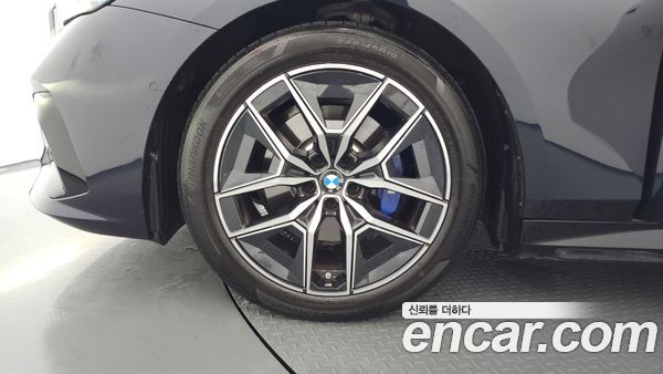 BMW 5 Series 2025, фото 5