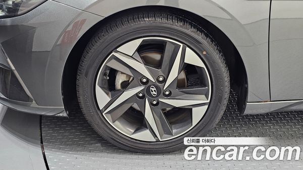 Hyundai Elantra 2023, фото 5