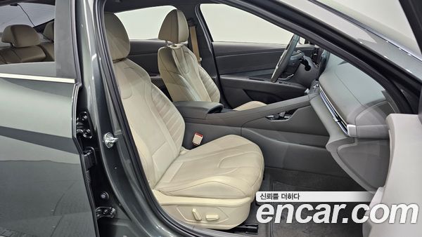 Hyundai Elantra 2023, фото 16