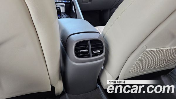 Hyundai Elantra 2023, фото 31