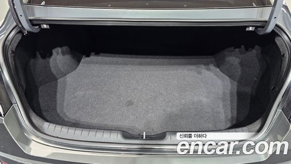 Hyundai Elantra 2023, фото 32
