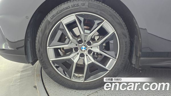 BMW 5 Series 2024, фото 5