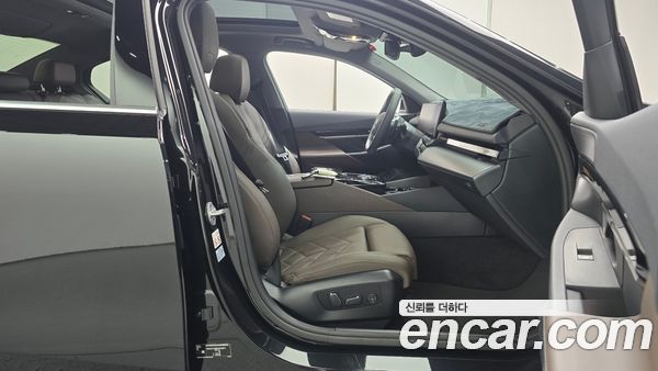BMW 5 Series 2024, фото 16