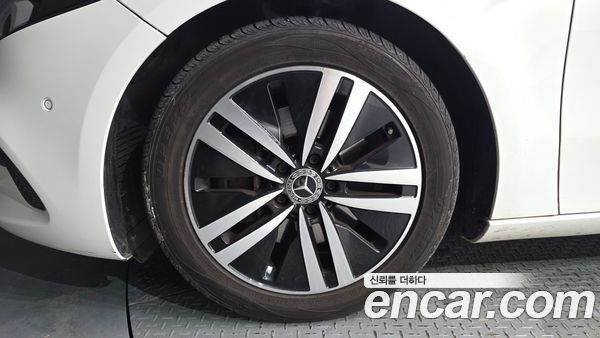 Mercedes-Benz A-Class 2021, фото 5