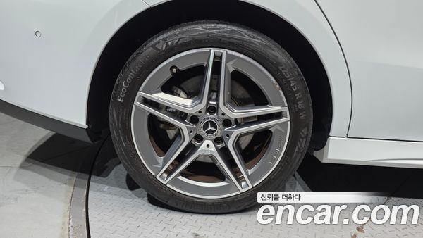 Mercedes-Benz CLA 2024, фото 5
