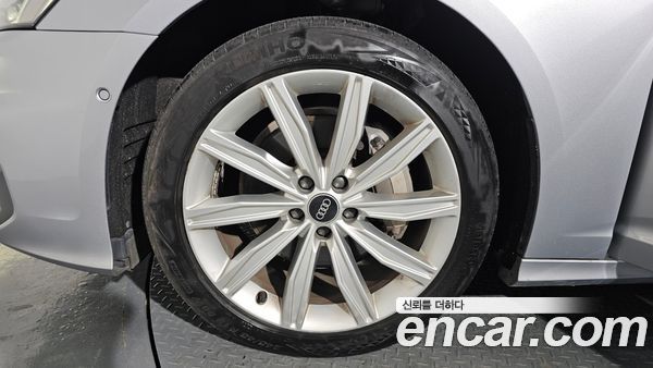 Audi A6 2021, фото 5