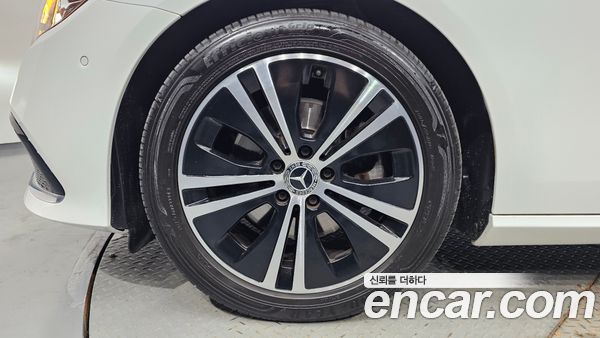 Mercedes-Benz E-Class 2021, фото 5