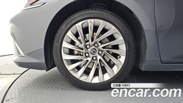 Lexus ES 2023, фото 5