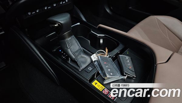 Lexus ES 2023, фото 9