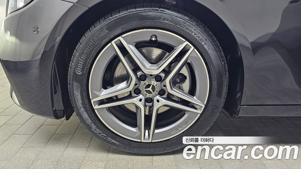 Mercedes-Benz E-Class 2023, фото 4
