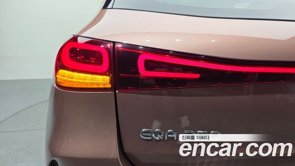 Mercedes-Benz EQA 2022, фото 8