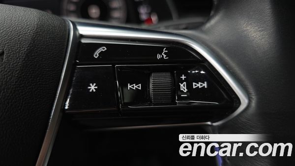 Audi A6 2020, фото 32