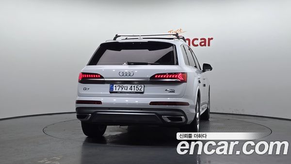 Audi Q7 2020, фото 4