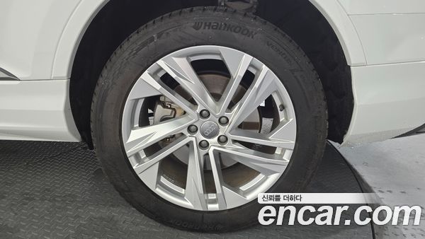 Audi Q7 2020, фото 7