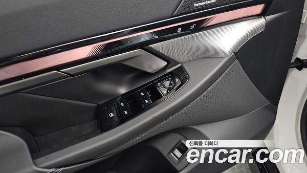 BMW 5 Series 2025, фото 25