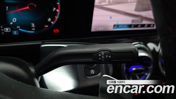 Mercedes-Benz GLB 2021, фото 12