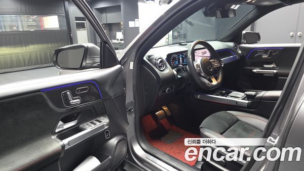 Mercedes-Benz GLB 2021, фото 13