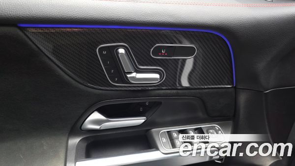 Mercedes-Benz GLB 2021, фото 29