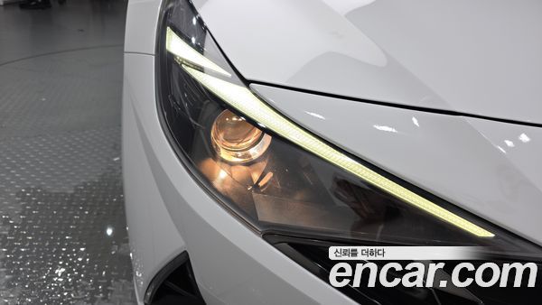 Hyundai Elantra 2023, фото 8