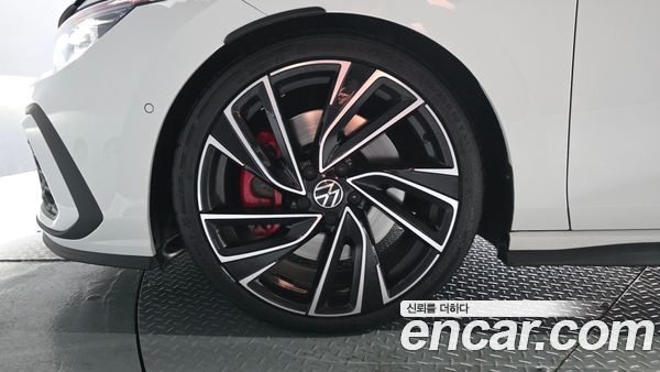 Volkswagen Golf 2024, фото 4