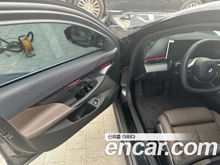 BMW 5 Series 2026, фото 12