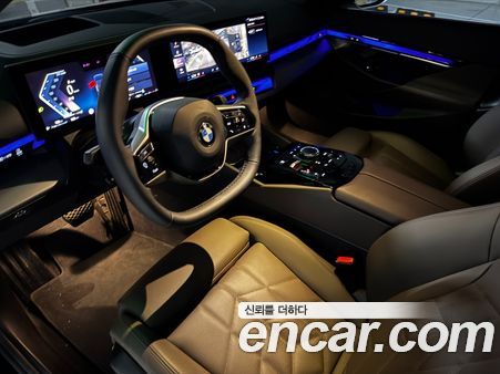 BMW 5 Series 2025, фото 12