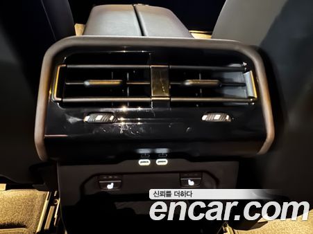 BMW 5 Series 2025, фото 13
