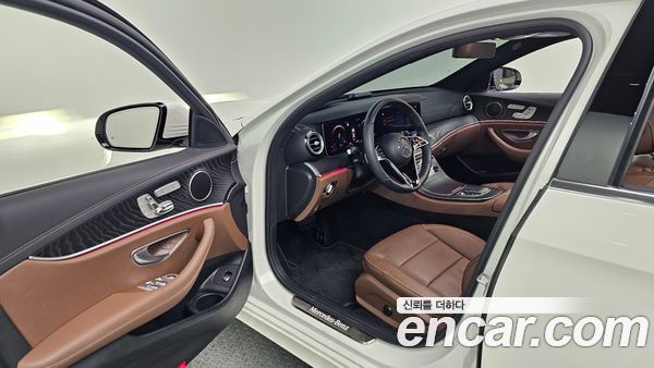 Mercedes-Benz E-Class 2023, фото 16