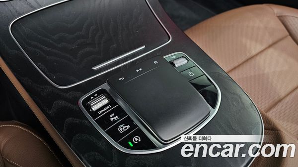Mercedes-Benz E-Class 2023, фото 31