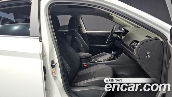 Volkswagen Jetta 2023, фото 16