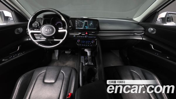 Hyundai Elantra 2023, фото 7