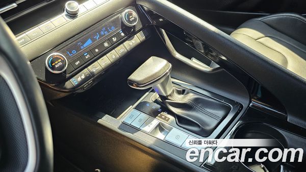 Hyundai Elantra 2023, фото 9