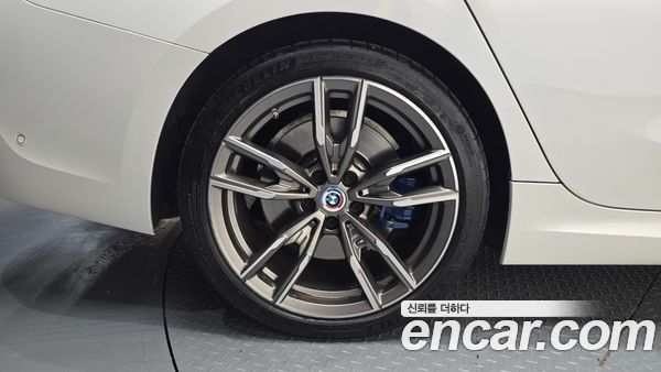 BMW 3 Series 2022, фото 4