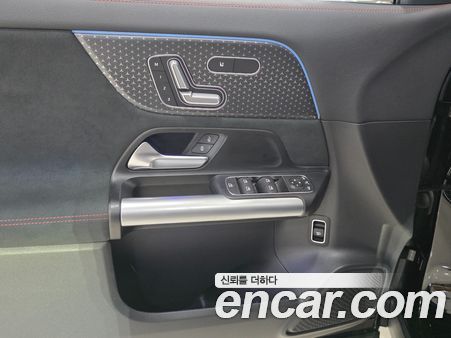 Mercedes-Benz GLA 2025, фото 14
