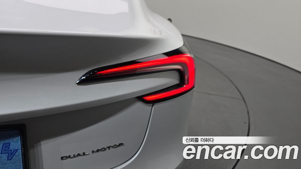 Tesla Model 3 2024, фото 9