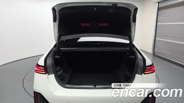 BMW 5 Series 2025, фото 25