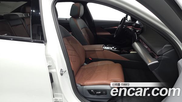 BMW 5 Series 2025, фото 15